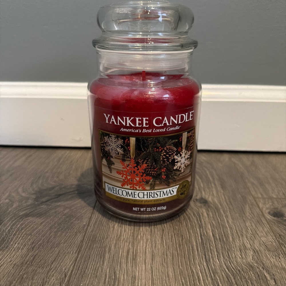 Yankee Candle Retired "WELCOME CHRISTMAS" Festive ~Large 22 oz ~WHITE LABEL~RARE - Picture 1 of 3